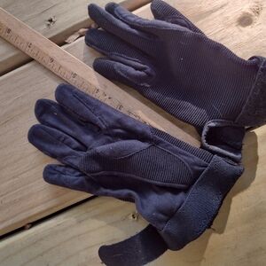Child's equestrian gloves, synthetic with Velcro closure in black